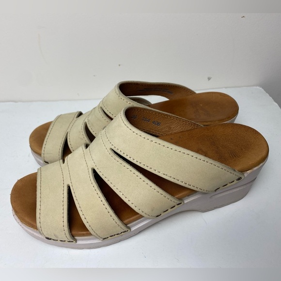 Dansko Cream and White Comfort Sandals with Woven Straps - Picture 2 of 10